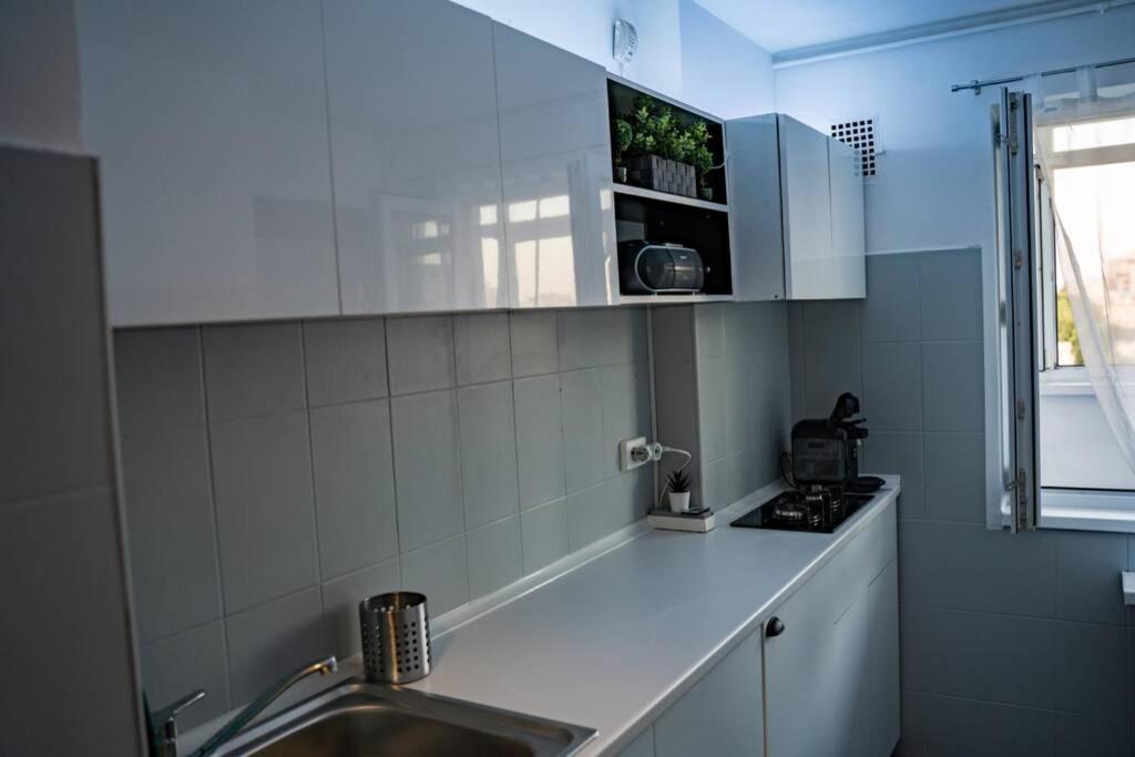 Modern 1 Bedroom Apartment In Bucharest Center! Exterior photo